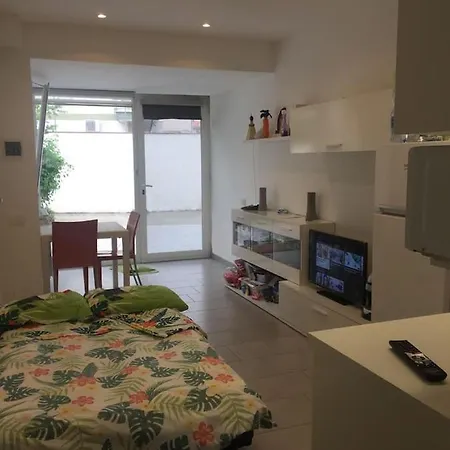 White Home. Casa Relax, Piscina, Free Wi-fi & Posto Auto. Palermo