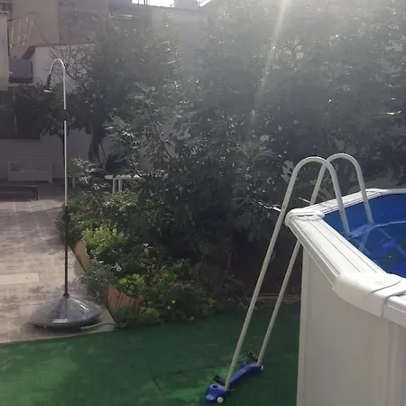 Сasa de vacaciones White Home. Casa Relax, Piscina, Free Wi-fi & Posto Auto.