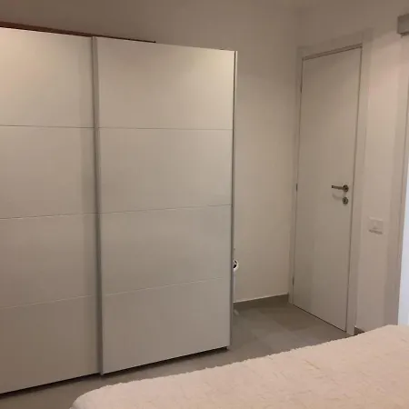 White Home. Casa Relax, Piscina, Free Wi-fi & Posto Auto. *